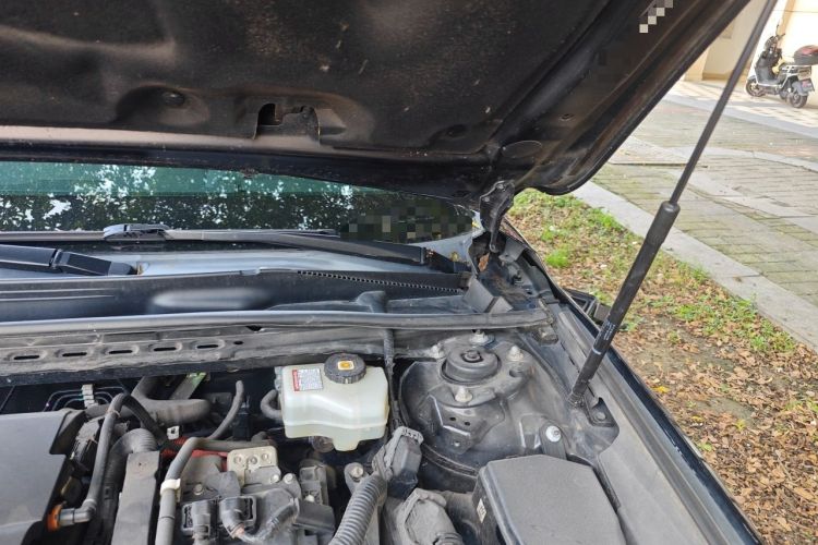 Used Toyota Avalon 2019 Dual-Engine 2.5L Luxury Edition China VI Standard Engine Bay Left