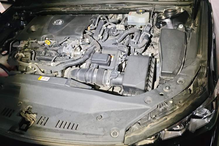 Used Toyota Avalon 2019 Dual-Engine 2.5L XLE Prestige Version China VI Standard Engine Bay Left