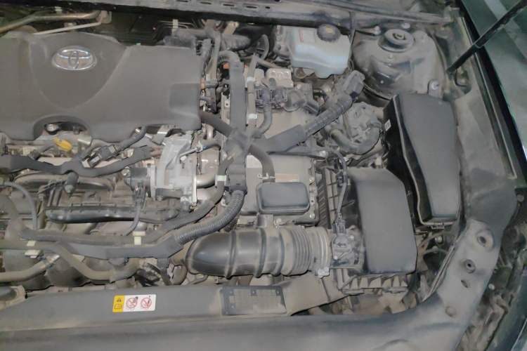 Used Toyota Avalon 2019 Dual-Engine 2.5L XLE Prestige Version China VI Standard Engine Bay Left