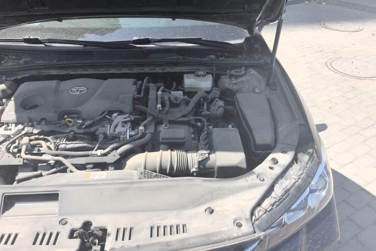 Used Toyota Avalon 2019 Dual-Engine 2.5L XLE Prestige Version China VI Standard Engine Bay Left