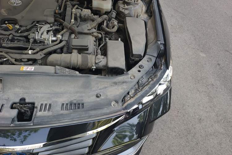 Used Toyota Avalon 2019 Dual-Engine 2.5L XLE Prestige Version China VI Standard Engine Bay Left