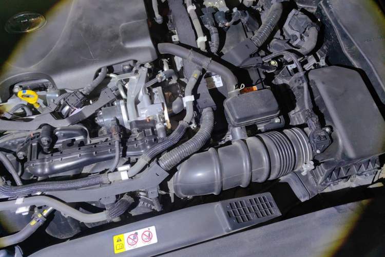 Used Toyota Avalon 2019 Dual-Engine 2.5L Limited Flagship Edition China VI Standard Engine Bay Left