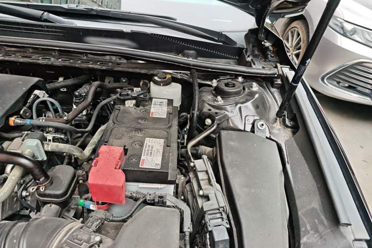 Used Toyota Avalon 2019 2.0L Ambition Edition China VI Engine Bay Left