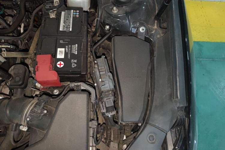 Used Toyota Avalon 2019 2.0L XLE Premium Edition China VI Engine Bay Left
