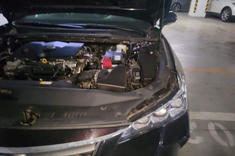 Used Toyota Avalon 2019 2.0L XLE Premium Edition China VI Engine Bay Left