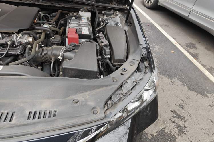 Used Toyota Avalon 2019 2.0L Luxury Edition China VI Standard Engine Bay Left