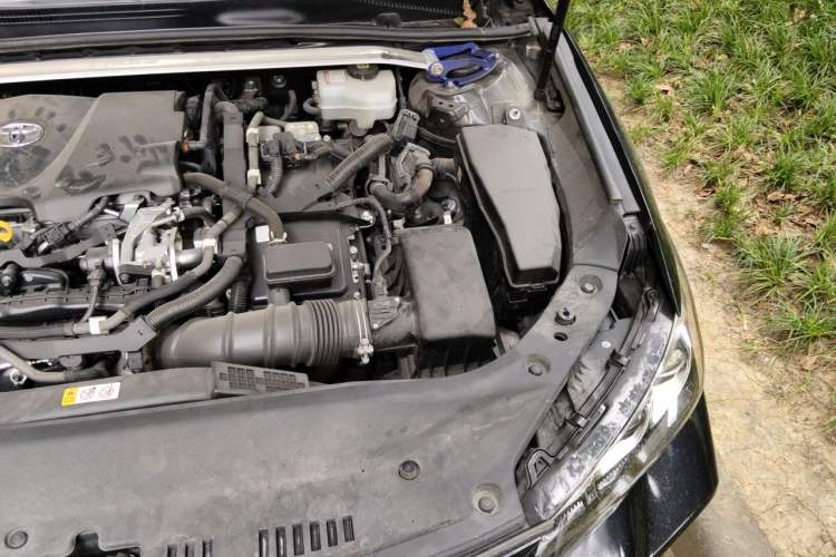 Used Toyota Avalon 2019 Dual-Engine 2.5L Luxury Edition China VI Standard Engine Bay Left