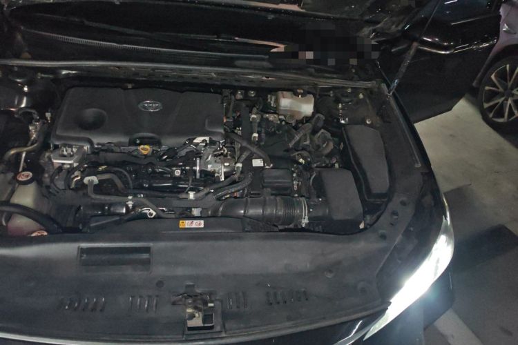Used Toyota Avalon 2019 Dual-Engine 2.5L XLE Prestige Version China VI Standard Engine Bay Left