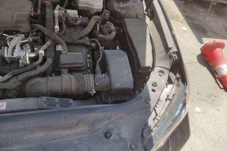 Used Toyota Avalon 2019 Dual-Engine 2.5L Luxury Edition China V Standard Engine Bay Left
