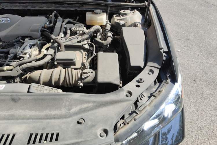 Used Toyota Avalon 2019 Dual-Engine 2.5L XLE Prestige Version China VI Standard Engine Bay Left
