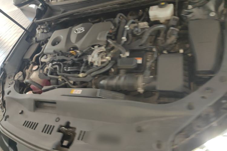 Used Toyota Avalon 2019 Dual-Engine 2.5L Luxury Edition China VI Standard Engine Bay