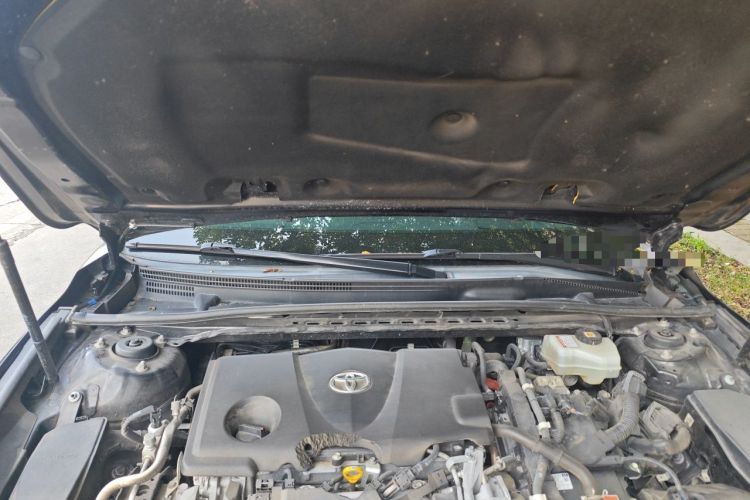 Used Toyota Avalon 2019 Dual-Engine 2.5L Luxury Edition China VI Standard Engine Bay