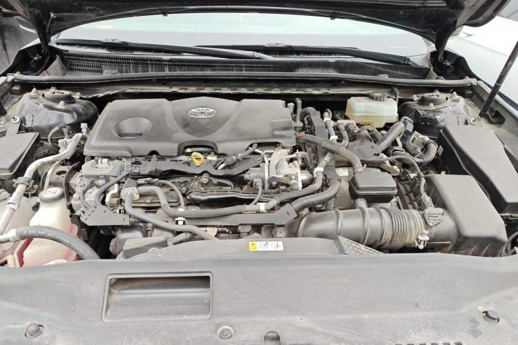 Used Toyota Avalon 2019 Dual-Engine 2.5L Luxury Edition China VI Standard Engine Bay