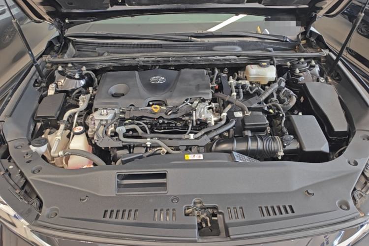 Used Toyota Avalon 2019 Dual-Engine 2.5L XLE Prestige Version China VI Standard Engine Bay