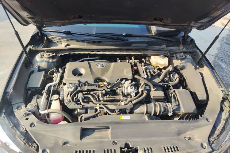 Used Toyota Avalon 2019 Dual-Engine 2.5L XLE Prestige Version China VI Standard Engine Bay