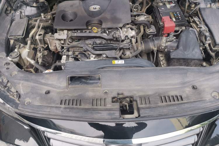 Used Toyota Avalon 2019 2.0L Luxury Edition China VI Standard Engine Bay