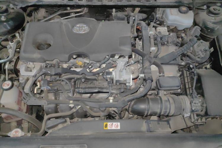 Used Toyota Avalon 2019 Dual-Engine 2.5L XLE Prestige Version China VI Standard Engine Bay