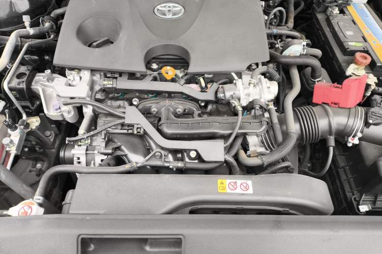 Used Toyota Avalon 2019 2.0L Luxury Edition China VI Standard Engine Bay