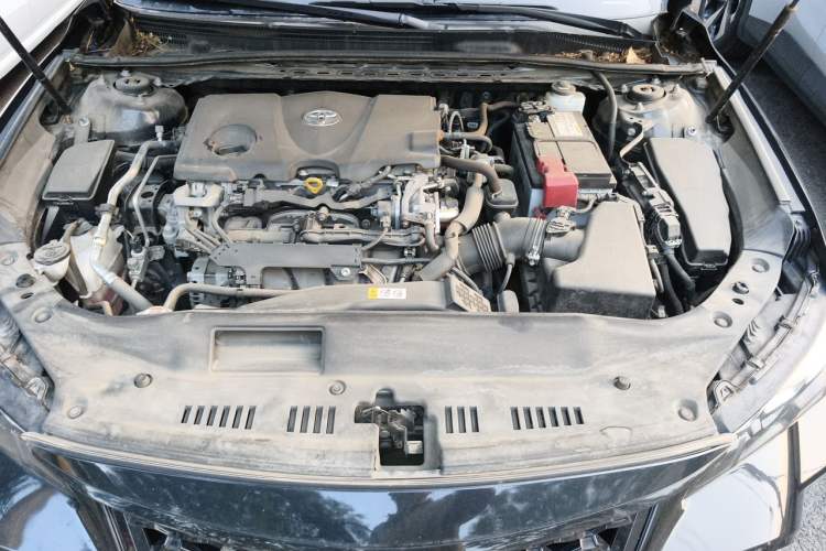 Used Toyota Avalon 2019 2.5L Touring Premium Version China VI Standard Engine Bay