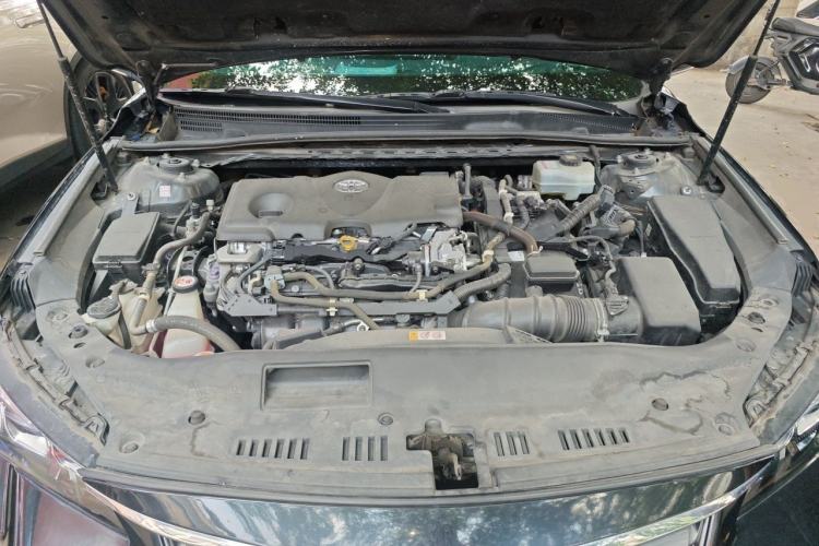 Used Toyota Avalon 2019 Dual-Engine 2.5L Luxury Edition China VI Standard Engine Bay