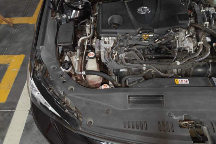 Used Toyota Avalon 2019 Dual-Engine 2.5L Limited Flagship Edition China VI Standard Engine Bay Right