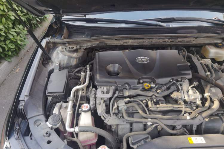 Used Toyota Avalon 2019 Dual-Engine 2.5L XLE Prestige Version China VI Standard Engine Bay Right