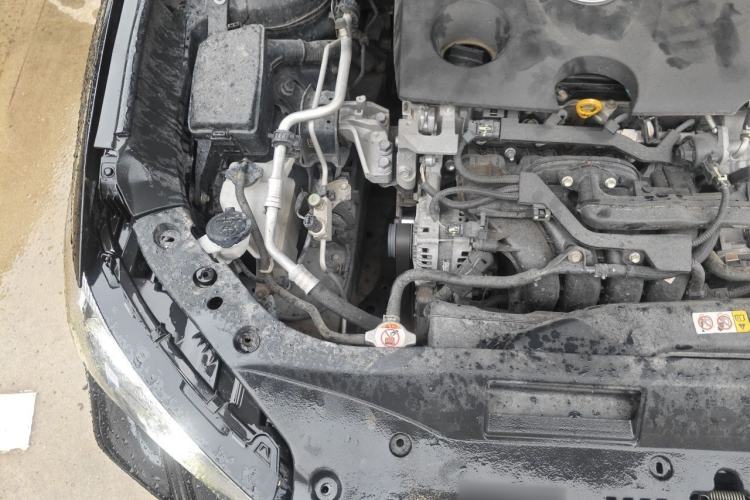 Used Toyota Avalon 2019 2.0L Ambition Edition China VI Engine Bay Right