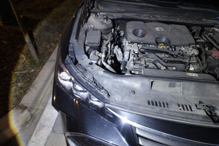 Used Toyota Avalon 2019 2.0L XLE Premium Edition China VI Engine Bay Right
