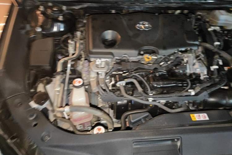 Used Toyota Avalon 2019 Dual-Engine 2.5L Luxury Edition China VI Standard Engine Bay Right