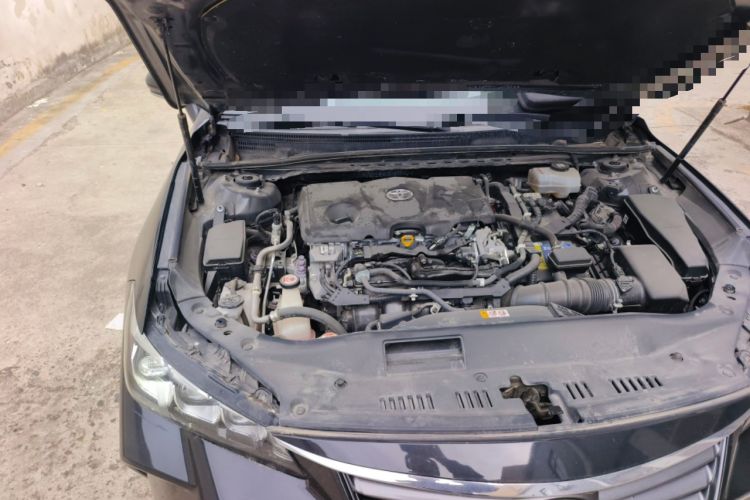 Used Toyota Avalon 2019 Dual-Engine 2.5L XLE Prestige Version China VI Standard Engine Bay Right