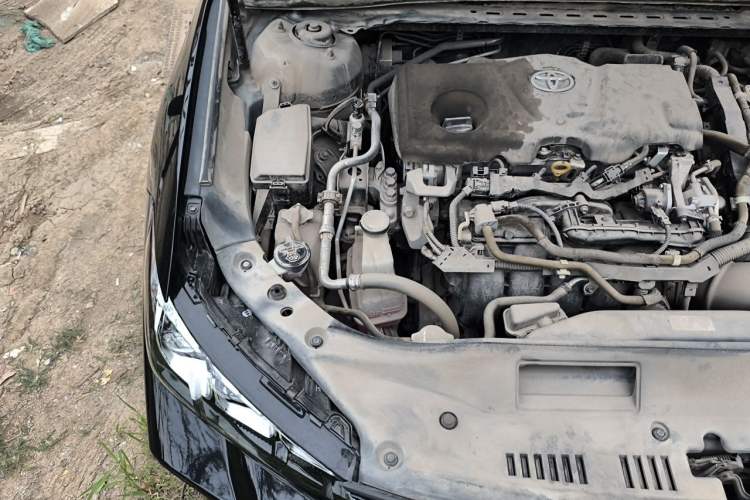 Used Toyota Avalon 2019 Dual-Engine 2.5L XLE Prestige Version China VI Standard Engine Bay Right