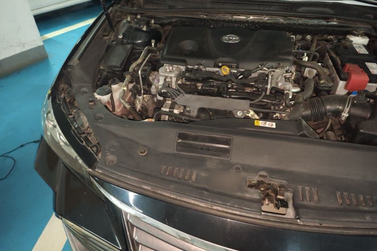 Used Toyota Avalon 2019 2.5L Ambition Version China VI Standard Engine Bay Right