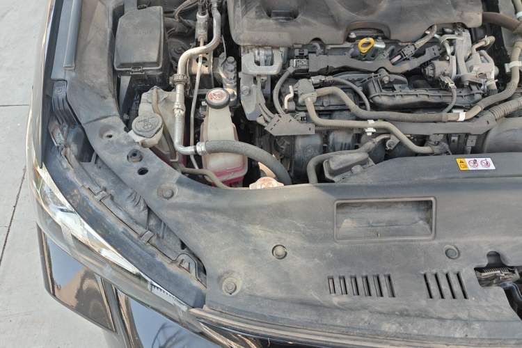 Used Toyota Avalon 2019 Dual-Engine 2.5L Luxury Edition China VI Standard Engine Bay Right