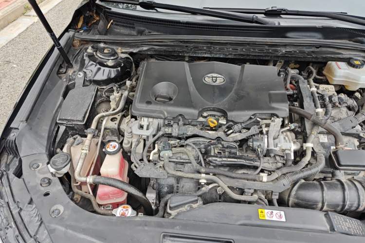 Used Toyota Avalon 2019 Dual-Engine 2.5L Limited Flagship Edition China V Standard Engine Bay Right