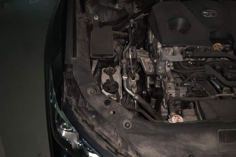 Used Toyota Avalon 2019 2.0L Luxury Edition China VI Standard Engine Bay Right