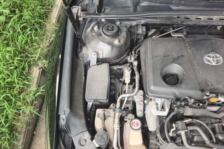 Used Toyota Avalon 2019 Dual-Engine 2.5L Luxury Edition China VI Standard Engine Bay Right