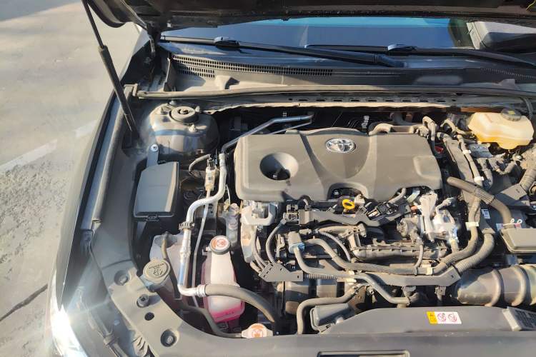 Used Toyota Avalon 2019 Dual-Engine 2.5L XLE Prestige Version China VI Standard Engine Bay Right