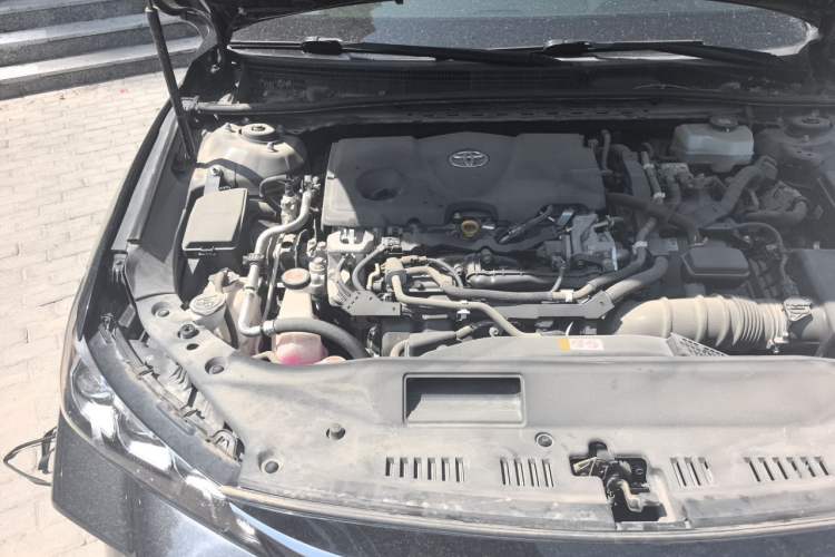 Used Toyota Avalon 2019 Dual-Engine 2.5L XLE Prestige Version China VI Standard Engine Bay Right