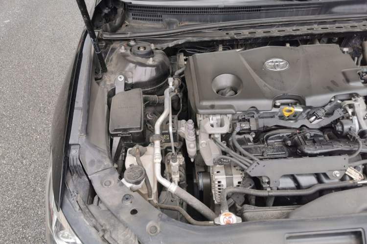 Used Toyota Avalon 2019 2.5L Touring Premium Version China VI Standard Engine Bay Right