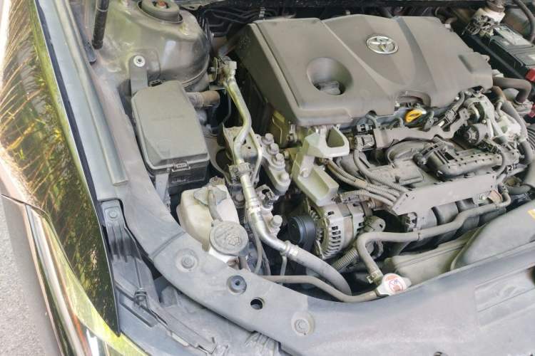 Used Toyota Avalon 2019 2.5L Touring Premium Version China VI Standard Engine Bay Right