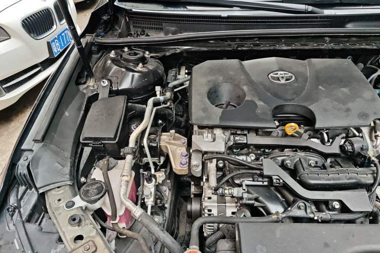 Used Toyota Avalon 2019 2.0L Ambition Edition China VI Engine Bay Right