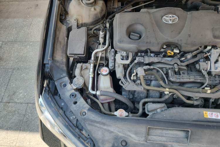 Used Toyota Avalon 2019 Dual-Engine 2.5L Luxury Edition China VI Standard Engine Bay Right