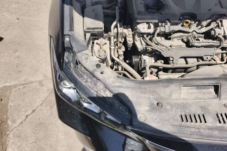 Used Toyota Avalon 2019 2.5L Touring Premium Version China V Standard Engine Bay Right