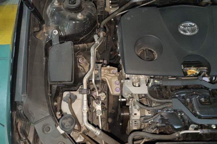 Used Toyota Avalon 2019 2.0L XLE Premium Edition China VI Engine Bay Right
