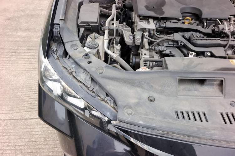 Used Toyota Avalon 2019 2.0L Ambition Edition China VI Engine Bay Right