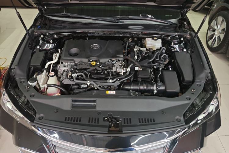 Used Toyota Avalon 2019 Dual-Engine 2.5L Luxury Edition China VI Standard Engine Bay
