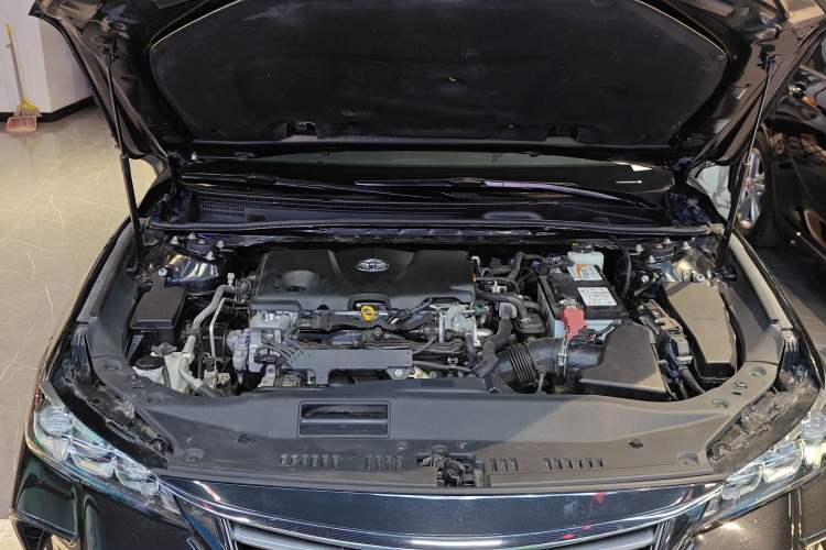 Used Toyota Avalon 2019 2.5L Ambition Version China VI Standard Engine Bay