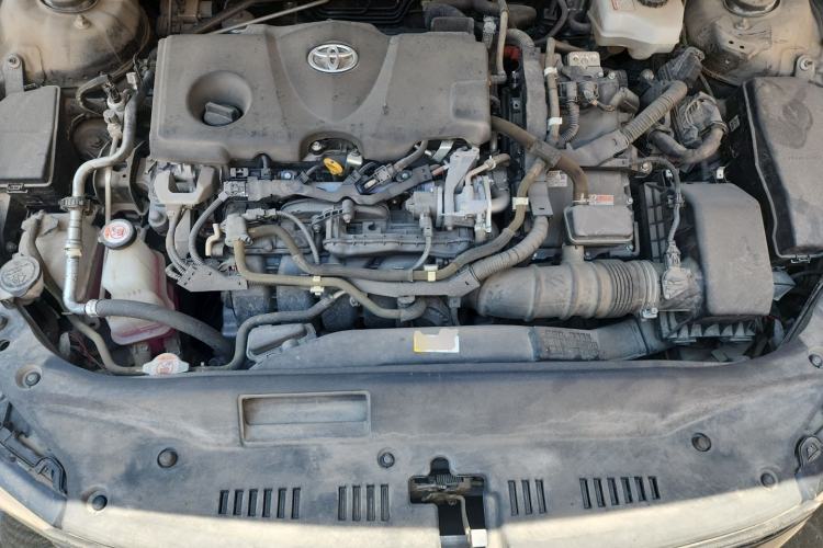 Used Toyota Avalon 2019 Dual-Engine 2.5L Luxury Edition China VI Standard Engine Bay