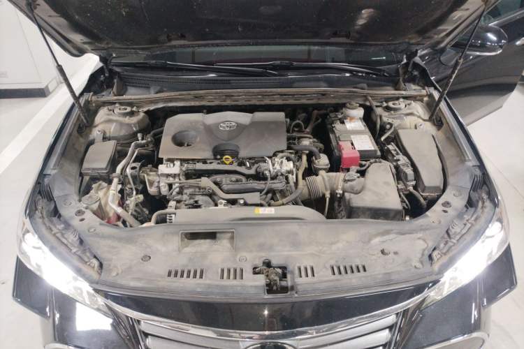 Used Toyota Avalon 2019 2.0L Luxury Edition China VI Standard Engine Bay
