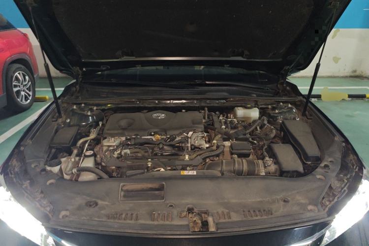 Used Toyota Avalon 2019 Dual-Engine 2.5L Luxury Edition China VI Standard Engine Bay